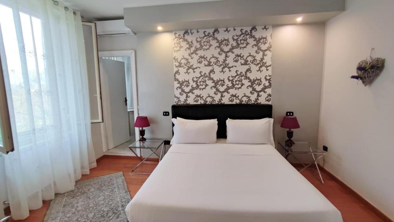 Bed and Breakfast Il Roseto Frosinone Exterior foto