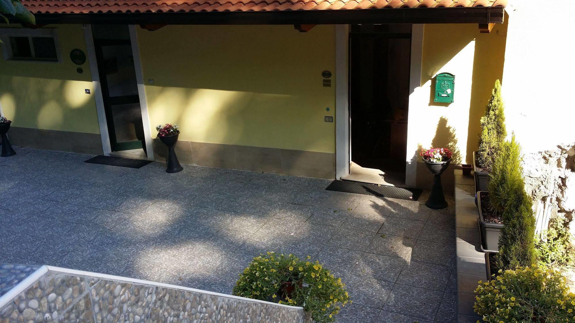 Bed and Breakfast Il Roseto Frosinone Exterior foto